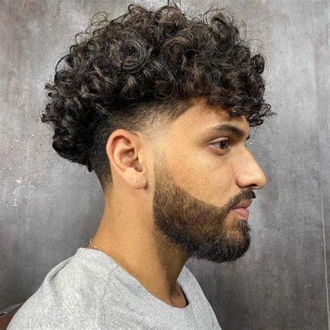 taper cheveux bouclés long|Taper cheveux bouclés : 15 coiffures pour homme tendance 2024